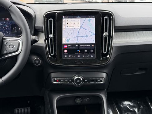 New 2026 Volvo XC40 B4 Plus image 12