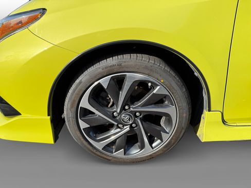 Used 2017 Toyota Corolla iM image 9