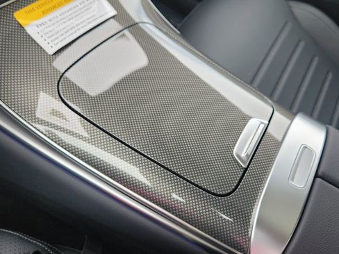 Used 2025 Mercedes-Benz GLC 300 4MATIC image 19