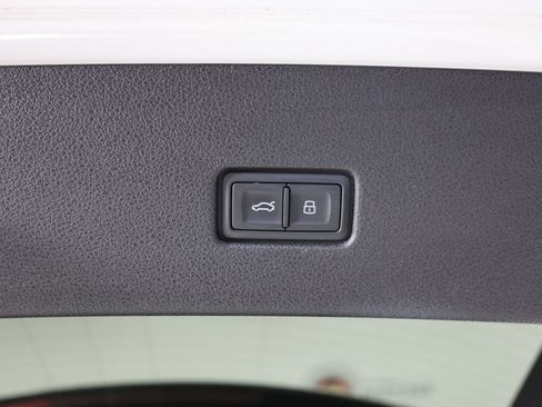 Used 2022 Audi Q8 Premium Plus AWD/4WD image 42
