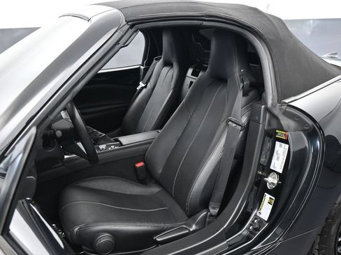 Used 2024 MAZDA MX-5 Miata Grand Touring w/ Weather Package RWD image 10