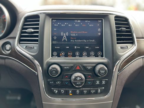 Used 2018 Jeep Grand Cherokee Overland image 7