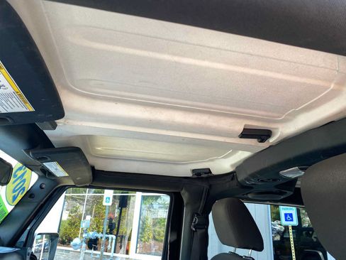 Used 2013 Jeep Wrangler Sport AWD/4WD image 20