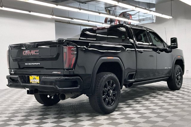 Used 2025 GMC Sierra 2500 AT4 w/ AT4 Premium Plus Package AWD/4WD image 13