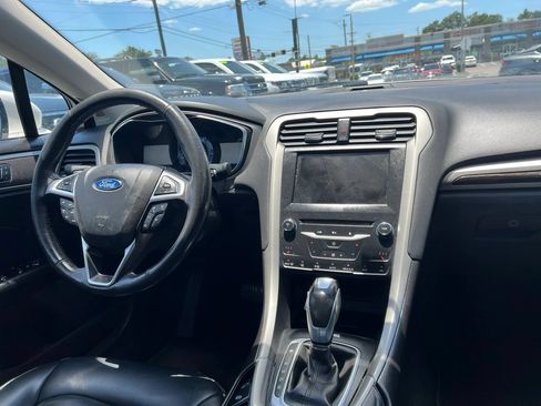 Used 2014 Ford Fusion SE w/ Equipment Group 202A FWD image 14