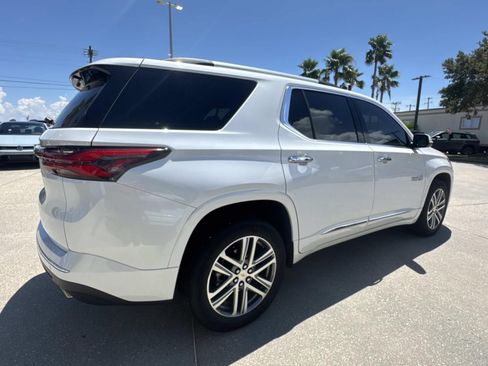 Used 2023 Chevrolet Traverse High Country w/ LPO, Floor Liner Package FWD image 5