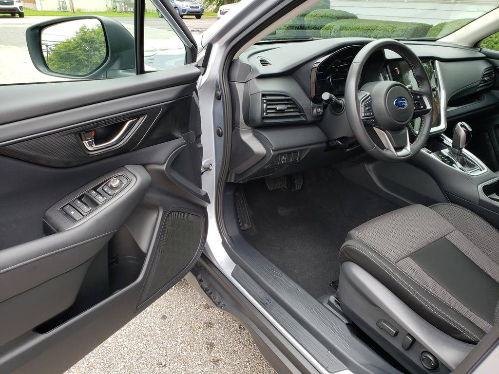 Used 2024 Subaru Outback Premium AWD/4WD image 8