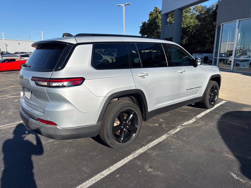 Used 2023 Jeep Grand Cherokee L Laredo AWD/4WD image 4
