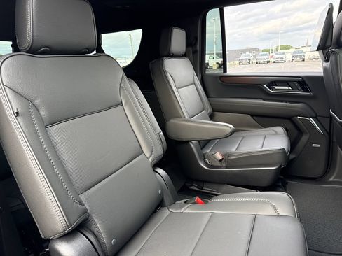 New 2026 GMC Yukon XL Denali w/ Denali Reserve Package AWD/4WD image 36