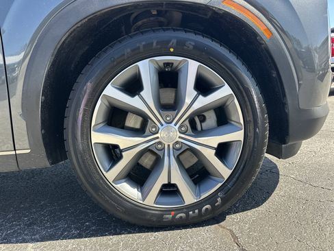 Used 2021 Hyundai Palisade SEL w/ Premium Package image 13