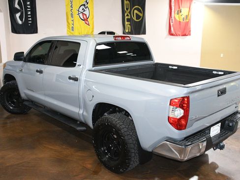 Used 2019 Toyota Tundra SR5 w/ SR5 Upgrade Package AWD/4WD image 80