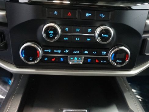 Used 2024 Ford Expedition Max XLT AWD/4WD image 14
