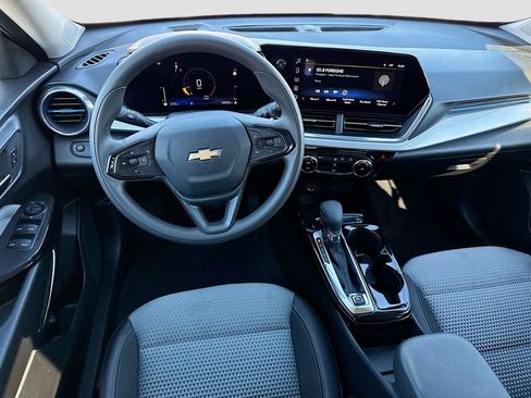 Used 2025 Chevrolet Trax LT image 20