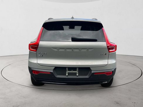 Certified 2024 Volvo XC40 B5 Plus AWD/4WD image 4