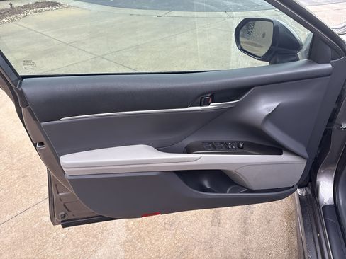 Used 2023 Toyota Camry SE image 14