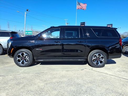 New 2026 GMC Yukon XL AT4 image 4