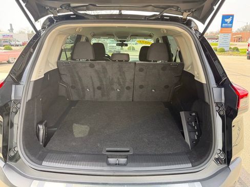 Used 2023 Nissan Rogue SV image 18