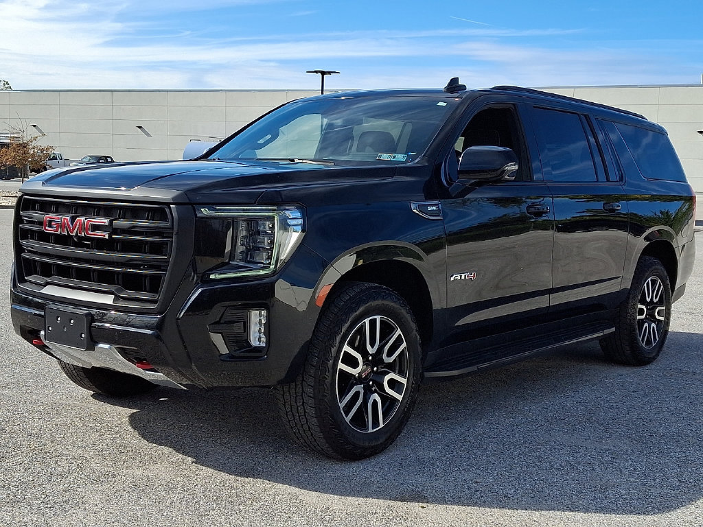 Used 2024 GMC Yukon XL AT4 w/ Technology Package AWD/4WD image 6
