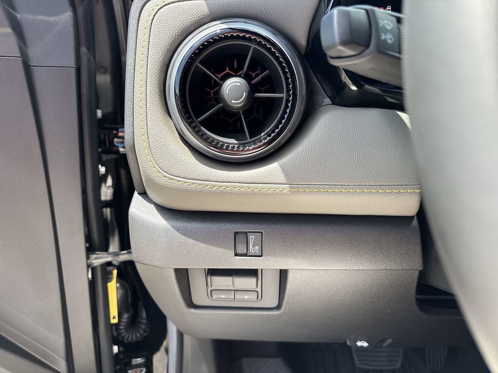 New 2026 Chevrolet Colorado ZR2 w/ Midnight Edition AWD/4WD image 19