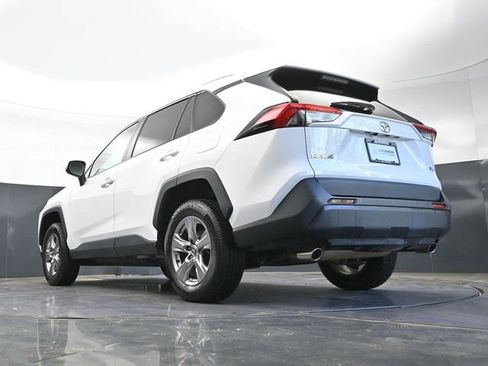 Used 2022 Toyota RAV4 XLE w/ Convenience Package image 39