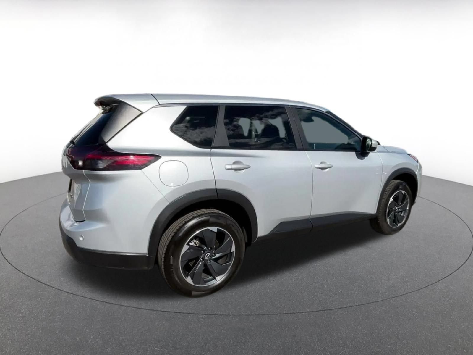 Used 2025 Nissan Rogue SV AWD/4WD image 13