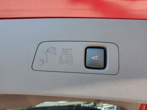 Used 2021 Lincoln Corsair Standard image 9