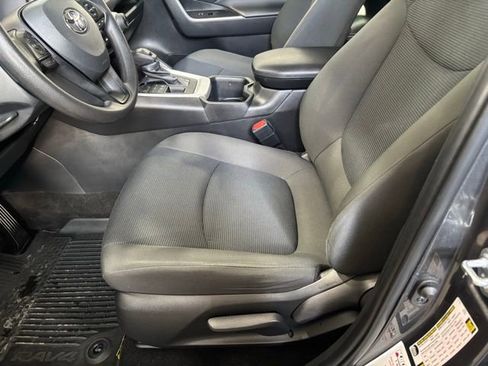 Used 2024 Toyota RAV4 LE image 9