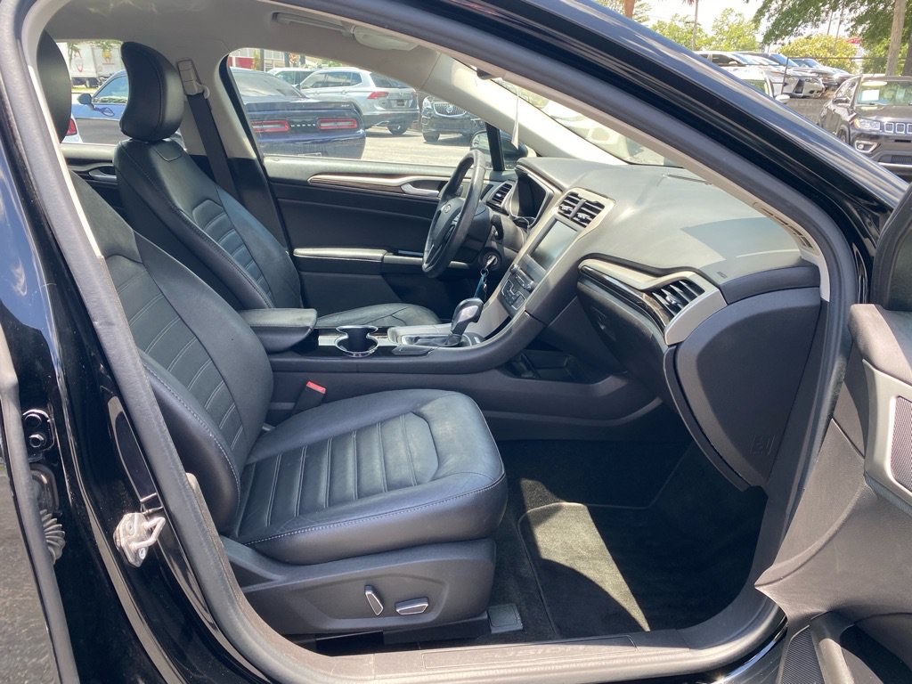 Used 2016 Ford Fusion SE w/ Equipment Group 202A FWD image 35