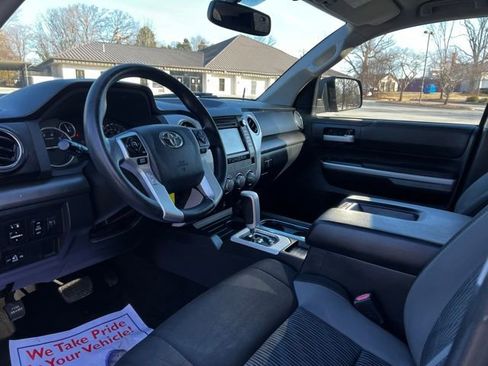 Used 2017 Toyota Tundra SR5 w/ SR5 Upgrade Package AWD/4WD image 12