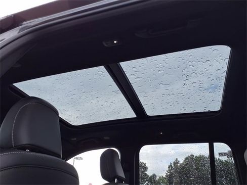 New 2025 Jeep Grand Cherokee Limited w/ Black Appearance Package image 9