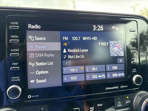 Used 2021 Toyota Highlander XSE FWD image 16
