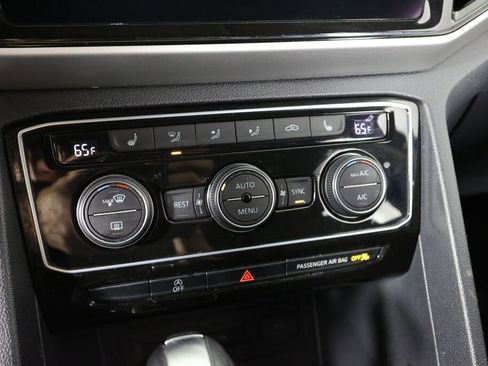 Used 2022 Volkswagen Atlas SE w/ Black Wheel Package image 36