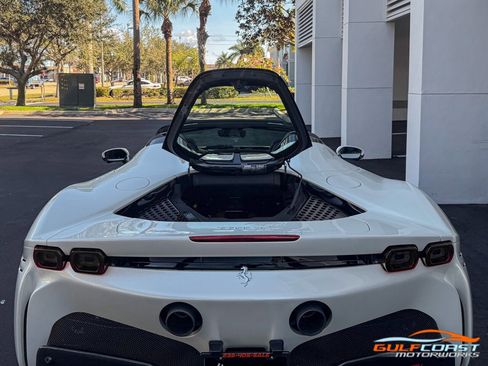 Used 2024 Ferrari SF90 Spider image 37