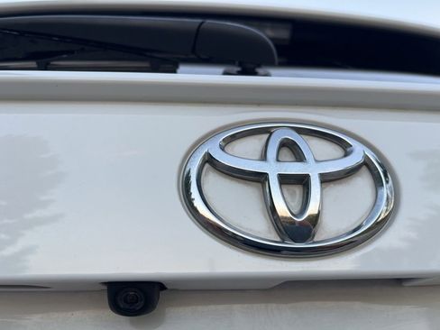 Used 2019 Toyota RAV4 XLE image 7