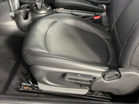 Used 2019 MINI Cooper 2-Door Hardtop FWD image 22