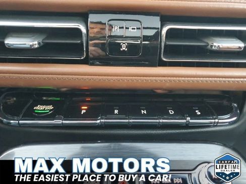 Used 2021 Lincoln Nautilus Reserve image 24