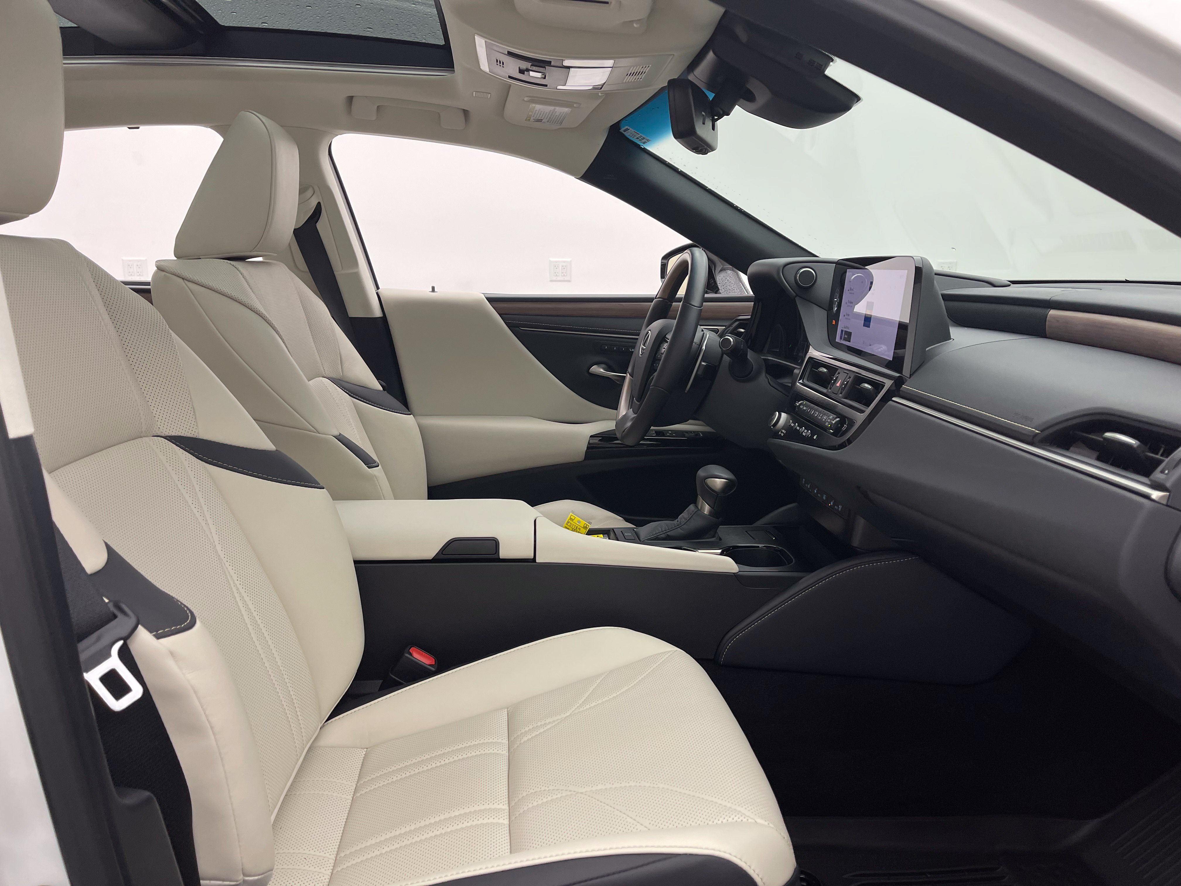 Used 2024 Lexus ES 350 Ultra Luxury w/ Accessory Package (Z2) FWD image 38