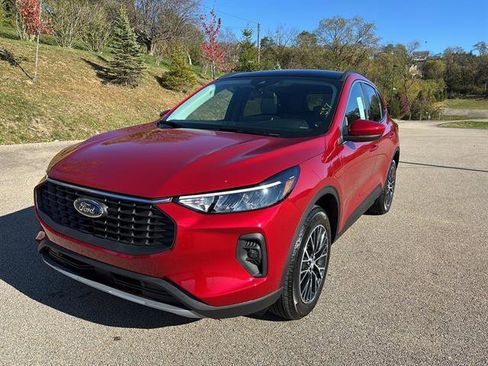 New 2026 Ford Escape PHEV image 8