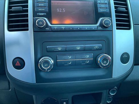 Used 2015 Nissan Xterra S image 25