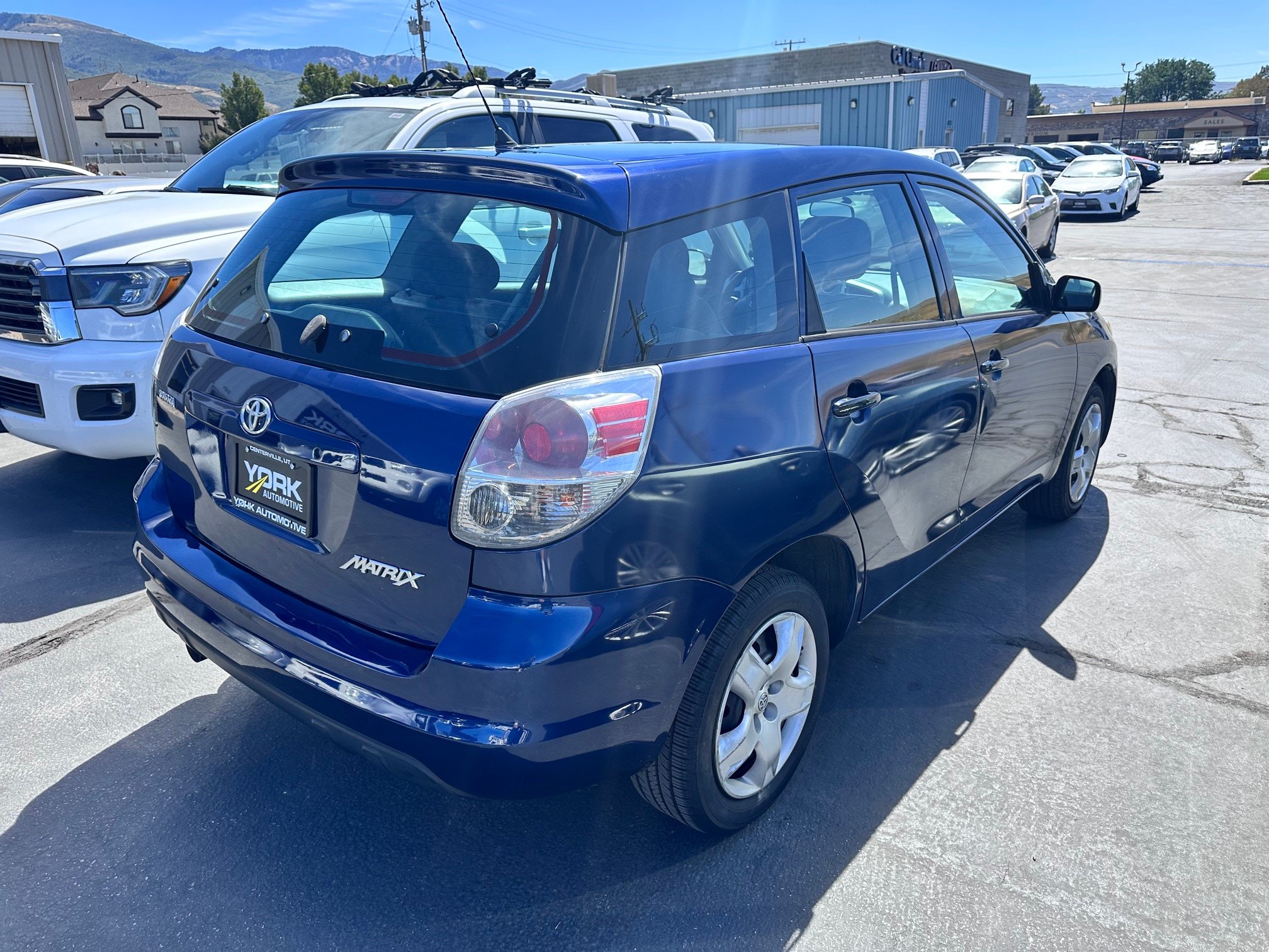 Used 2005 Toyota Matrix FWD image 3