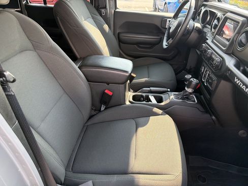 Used 2018 Jeep Wrangler Unlimited Sport S AWD/4WD image 33