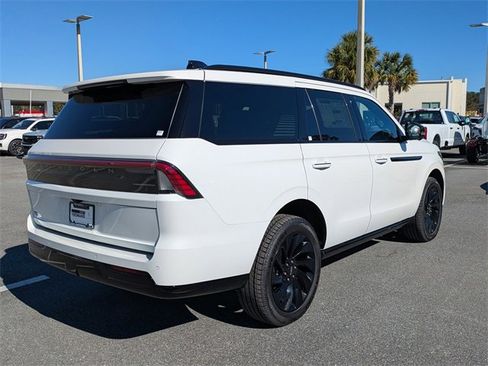 New 2025 Lincoln Navigator Reserve w/ Jet Appearance Package image 4