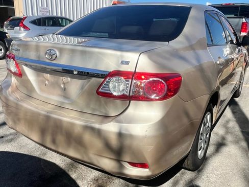 Used 2011 Toyota Corolla CE image 4