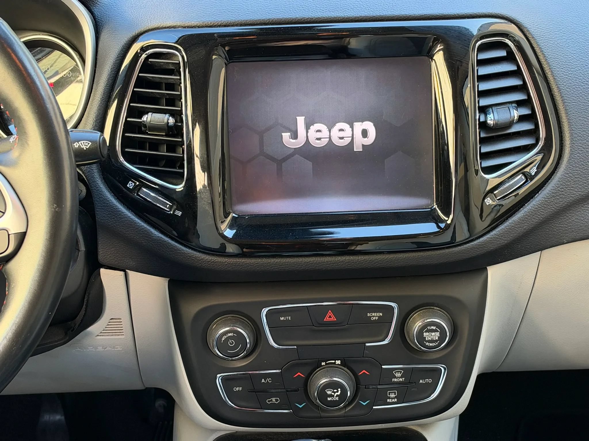 Used 2020 Jeep Compass Limited FWD image 14