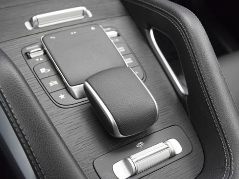 Certified 2023 Mercedes-Benz GLS 450 4MATIC image 33