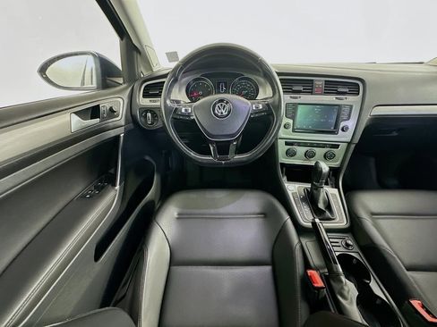 Used 2017 Volkswagen Golf SportWagen FWD image 13