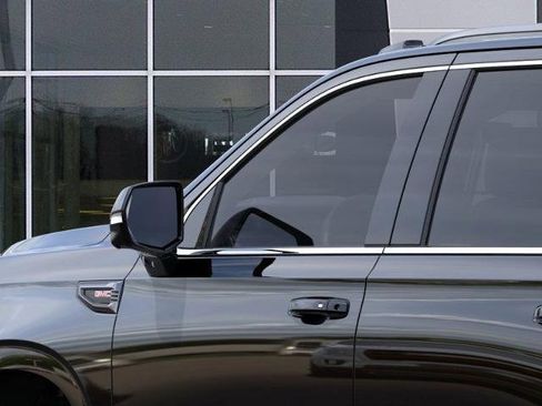 New 2026 GMC Yukon AT4 Ultimate w/ LPO, Floor Liner Package image 12