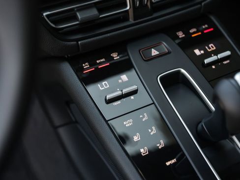 New 2025 Porsche Macan image 24