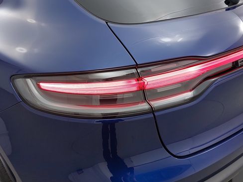 Used 2025 Porsche Macan Turbo image 36