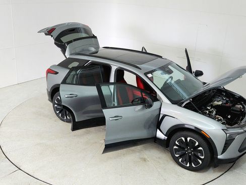 New 2025 Chevrolet Blazer EV RS image 21